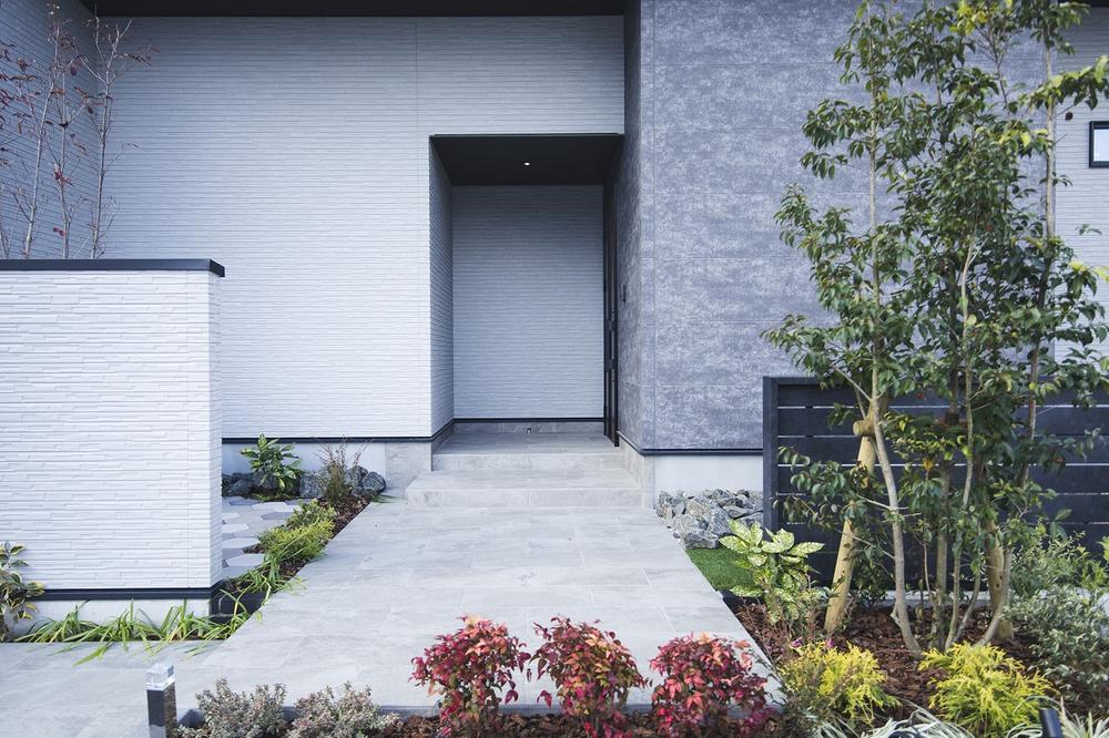 色40年品質！KMEW・光セラの外壁