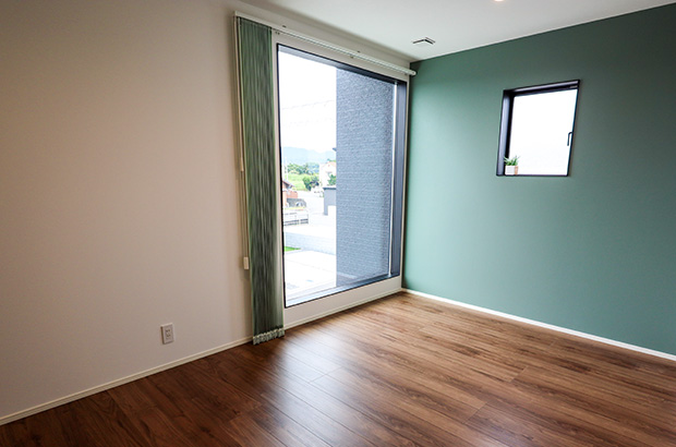 家族で使える明るいファミリースペース