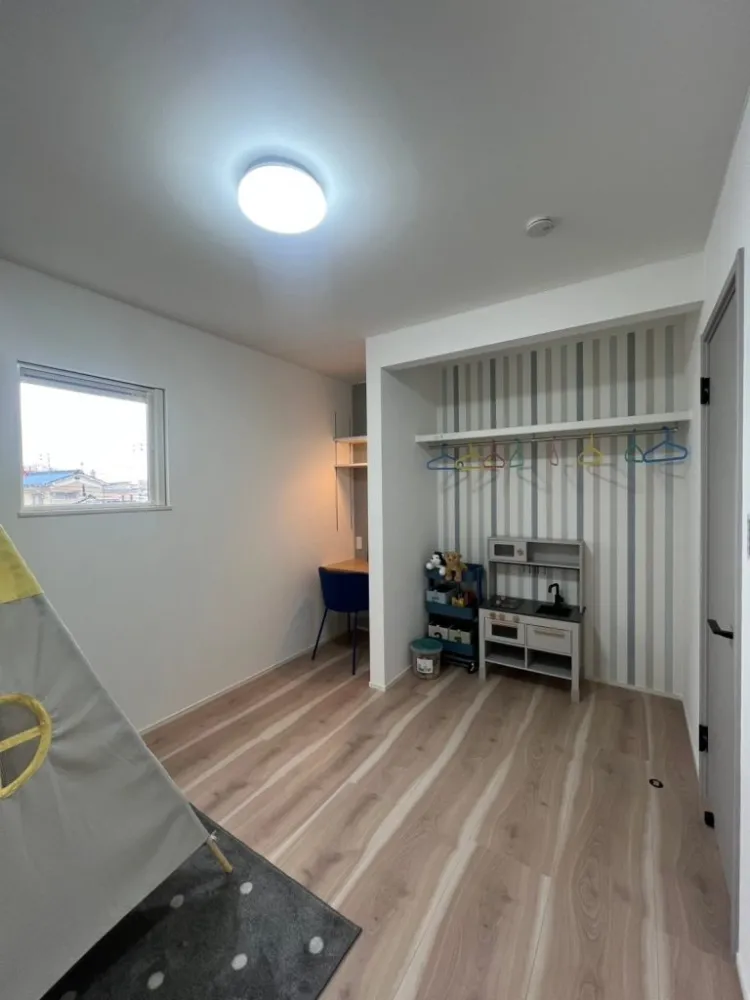 シンプルな外観からは想像できないホテルライクな住まい