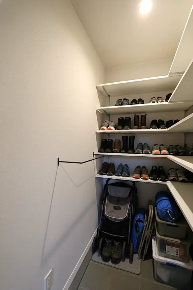 1階完結型の動線と吹き抜けが織りなす〜ホテルライクな都会派住宅〜