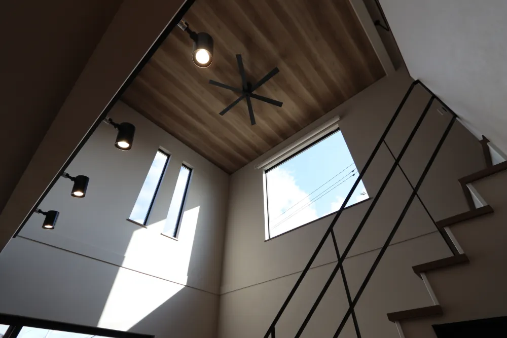 光と影が織りなす、大人の空間。夜の静寂も愉しむ住まい【ZERO-CUBE＋BOX】