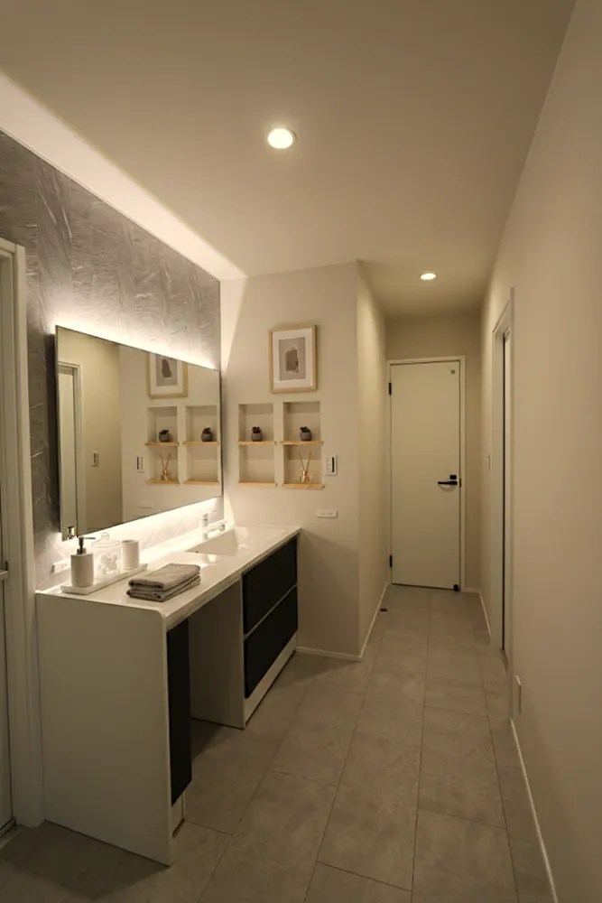 1階完結型の動線と吹き抜けが織りなす〜ホテルライクな都会派住宅〜