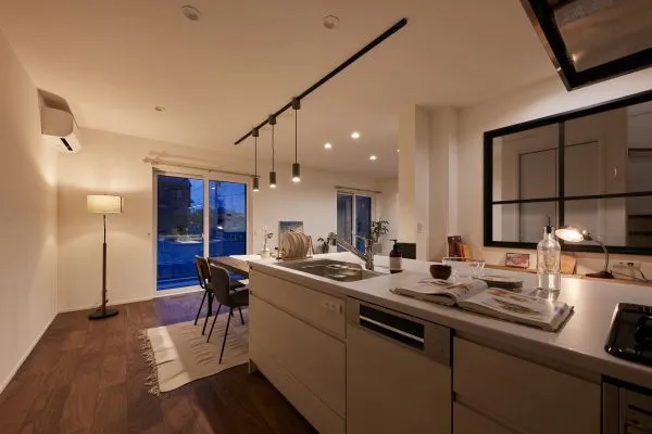 アメリカのトレンドを纏う。〜遊び心と機能美が融合した、新しいサーファーズスタイル〜