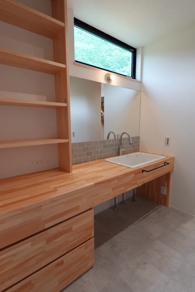 自然に溶け込むハイスペック住宅