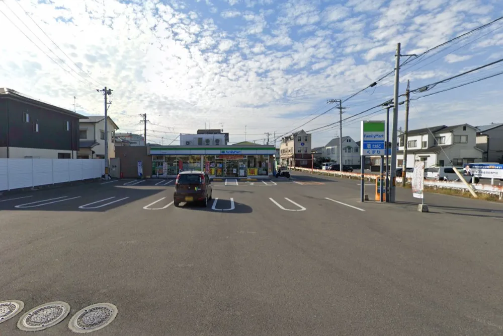 ファミリーマート松山生石店