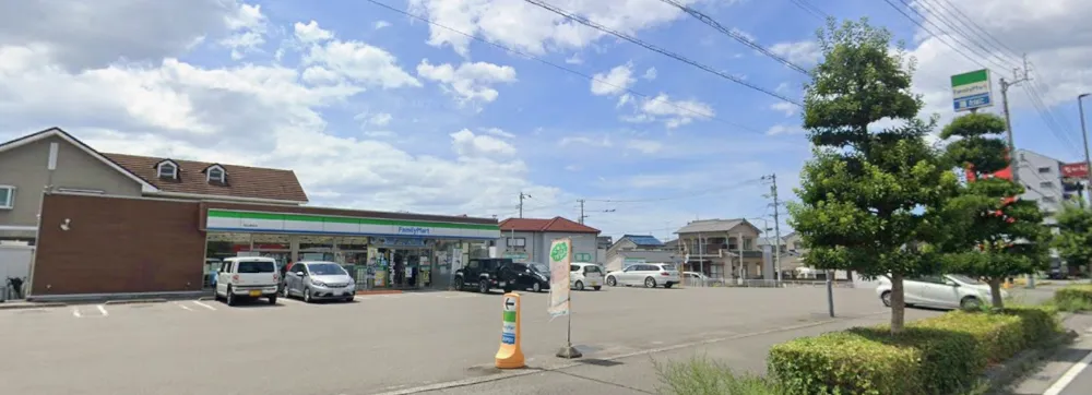 ファミリーマート 松山束本店