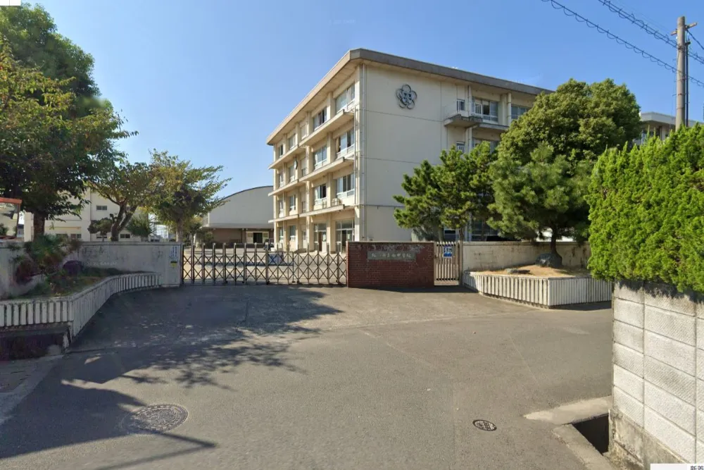 松山市立西中学校