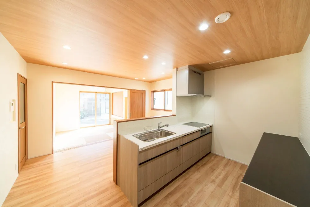 1階完結の快適な住まい。「キッチンを中心に生活のしやすい動線に」こだわった高性能住宅