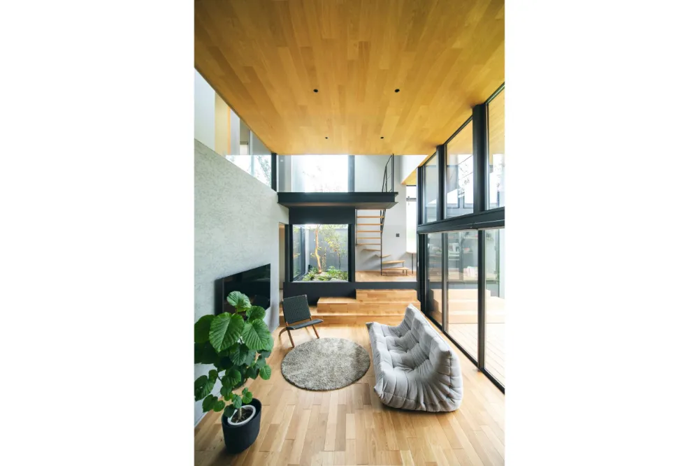 緑豊かに囲まれた開放的な住まい