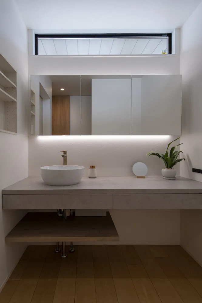 木の温もりが灯る和モダンの家