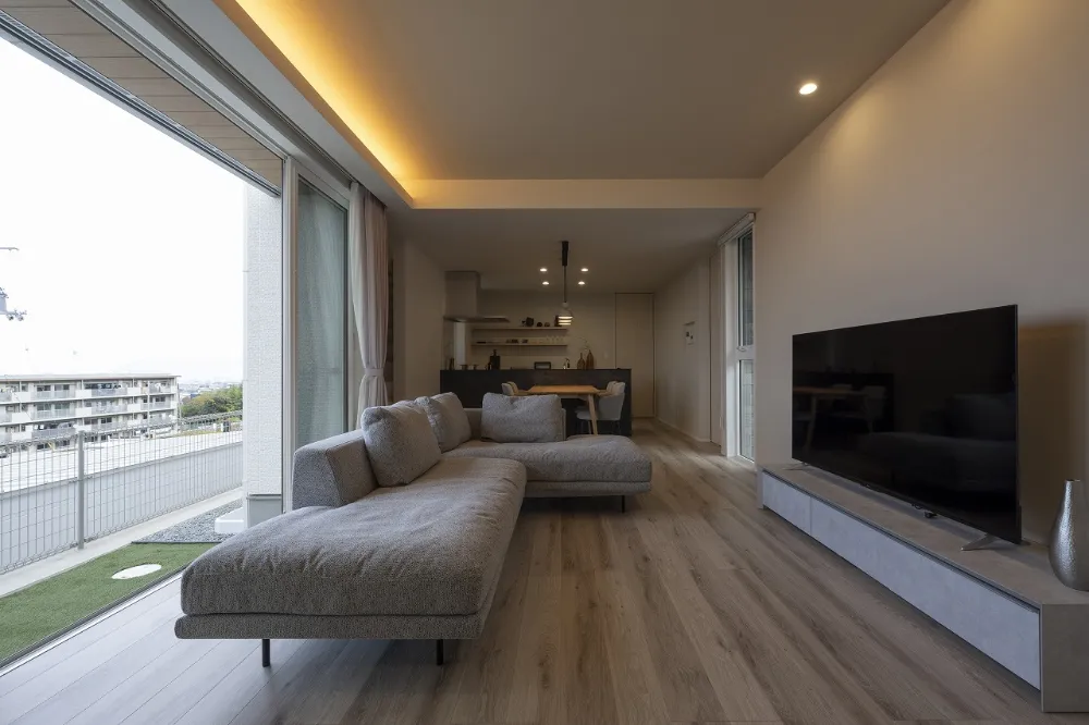 水平線をとりこむ大開口の家