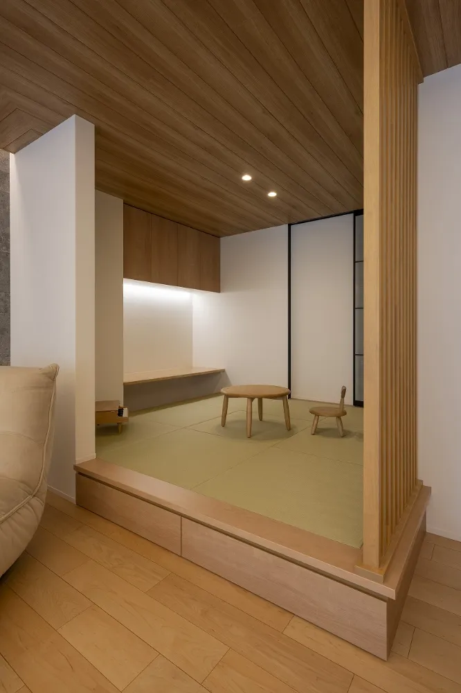 木の温もりが灯る和モダンの家