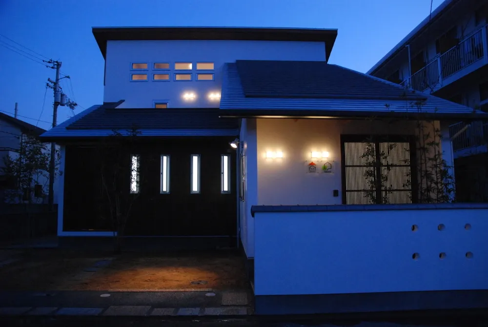 伝統美と現代の暮らしが調和する、平屋の住まい