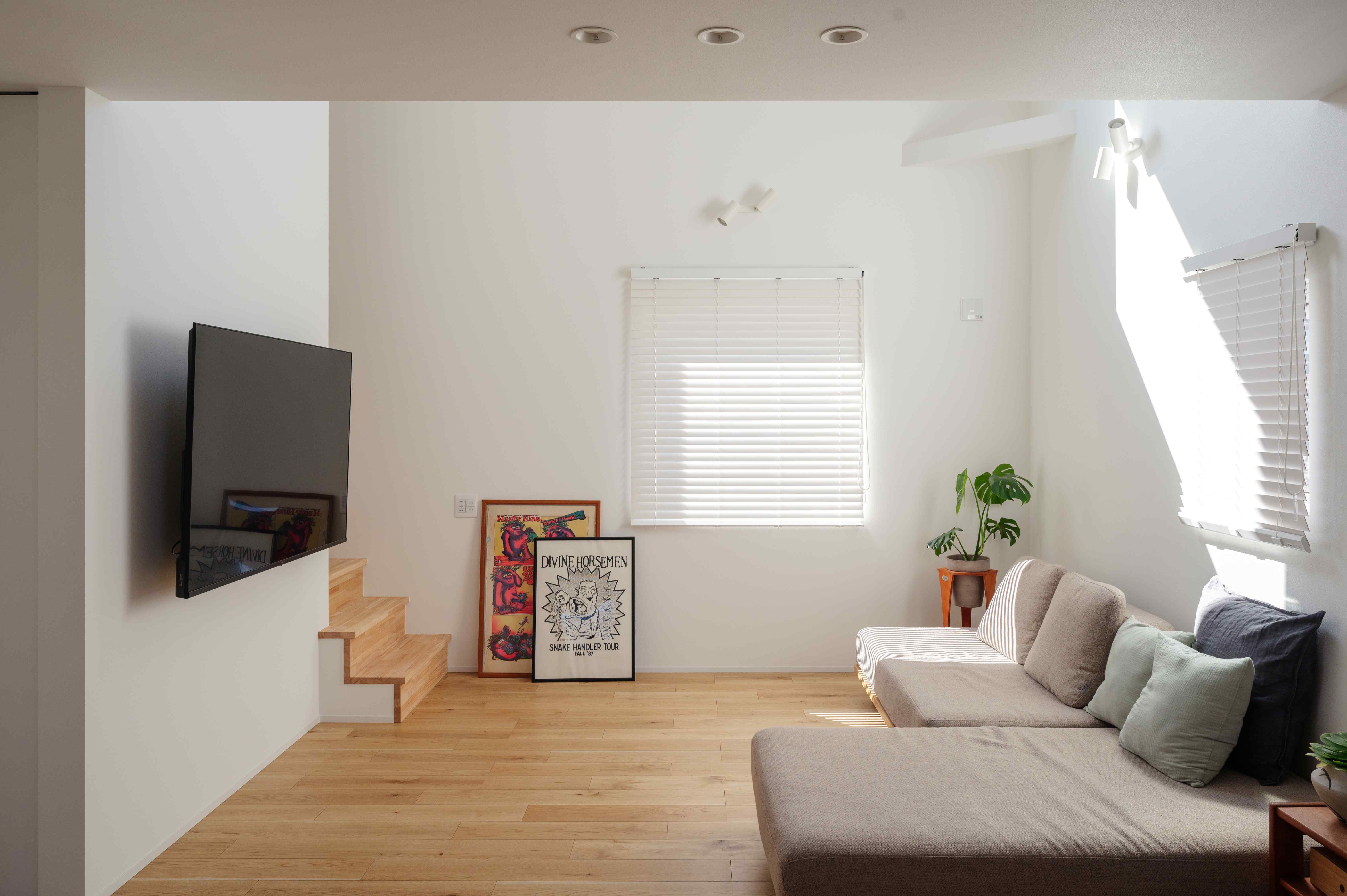 縦にも横にも広々とした気持ちのいいリビング