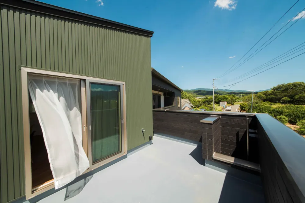 暮らしを楽しむ遊び心がいっぱい！ウッドデッキやハンモックのある家