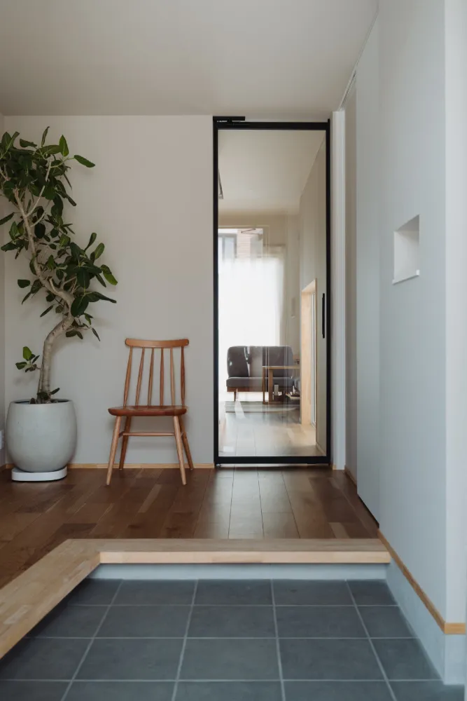 広めに設計された玄関