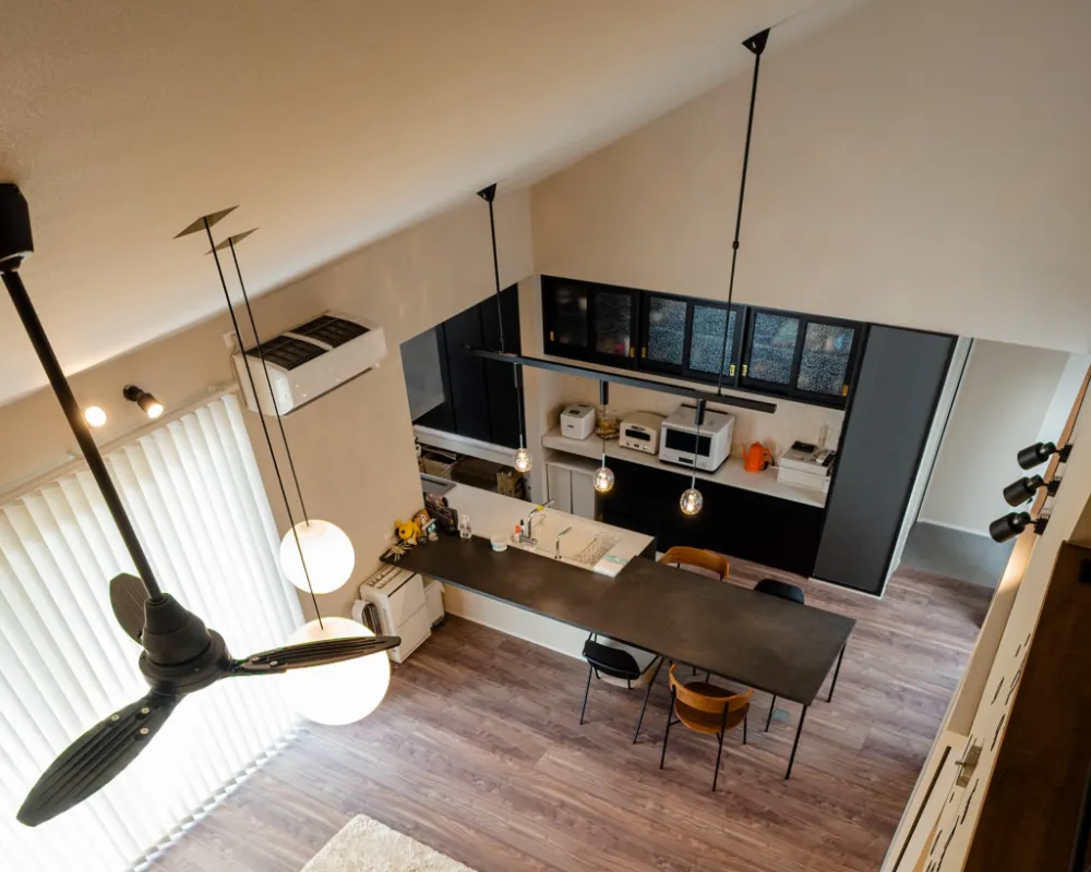 片流れ屋根がつくりだすダイナミックな吹き抜け空間