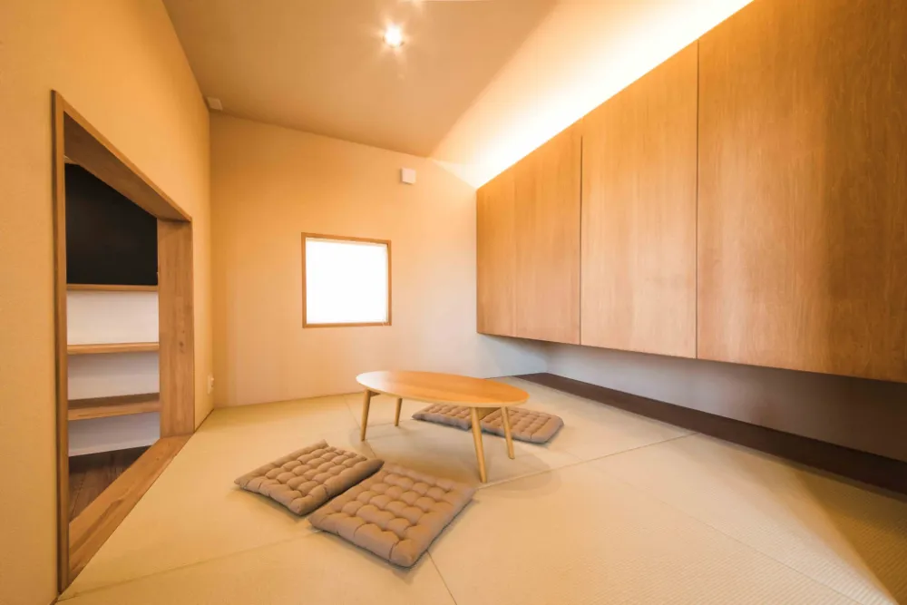 2方向から出入りできる3.75帖の和室