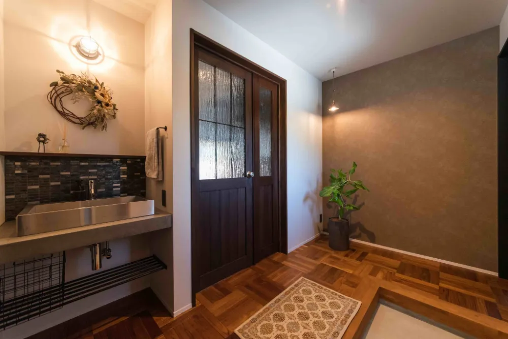 細部にまでこだわった木とアイアンが生きる家