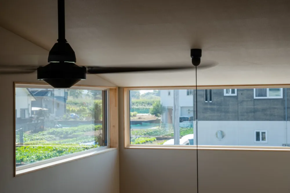 リビング上部の大きな吹き抜け