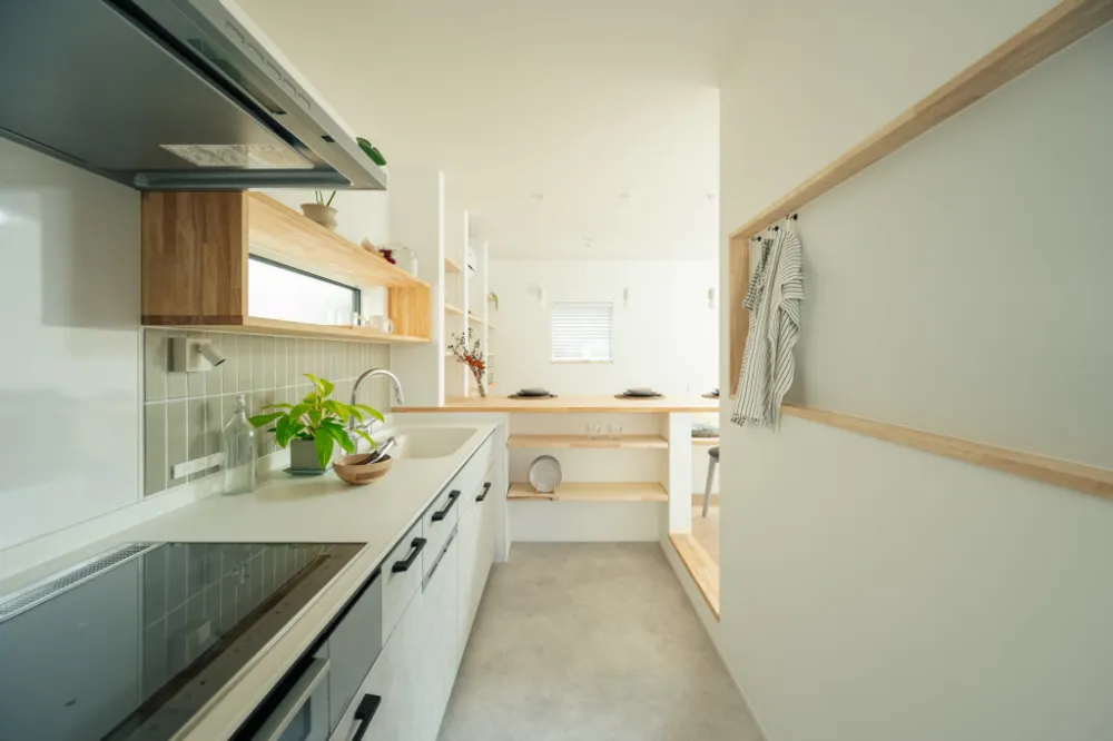 平屋みたいなちょっと小さな三角屋根の家