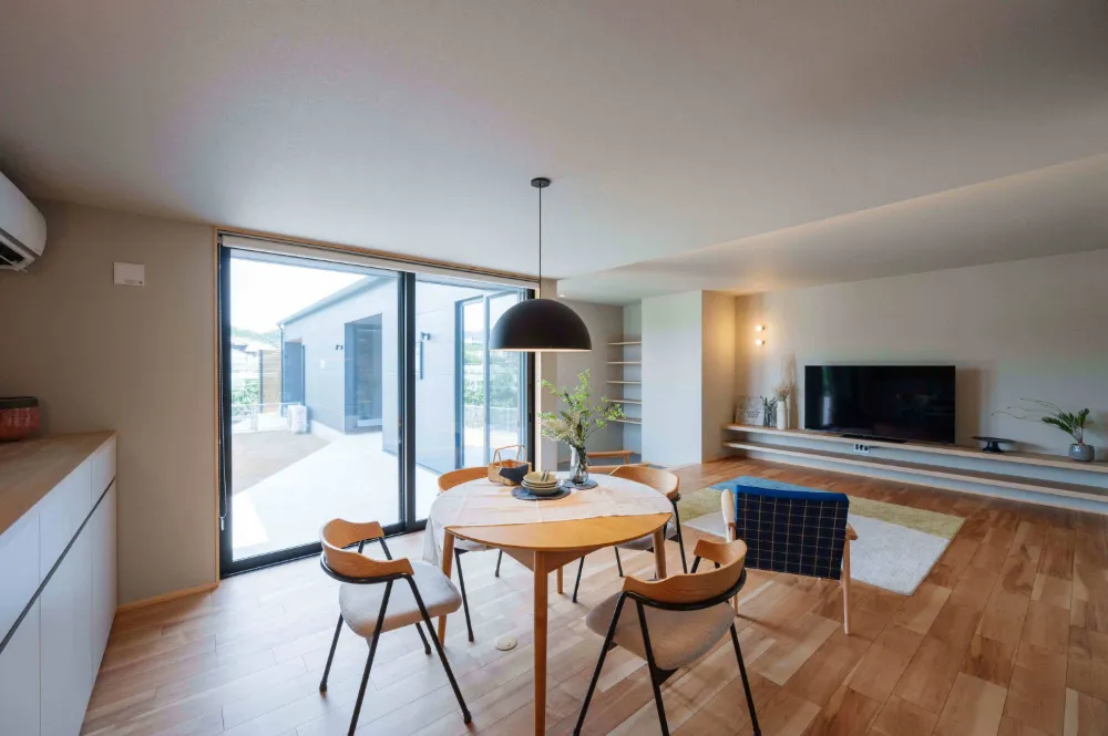 暮らしを嗜む大人の平屋