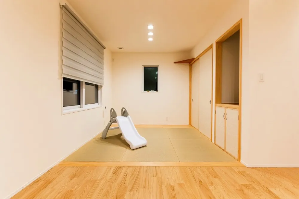 子どもの成長を見守る、省エネ×家事ラクの平屋