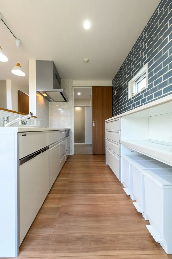 ダブル断熱で真冬でも暖かい。造作キャットウォークのある家族4人と愛猫の家