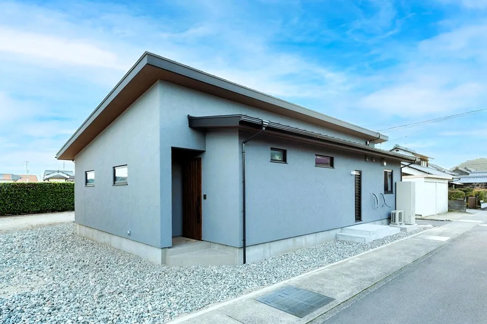 子どもの成長を見守る、省エネ×家事ラクの平屋