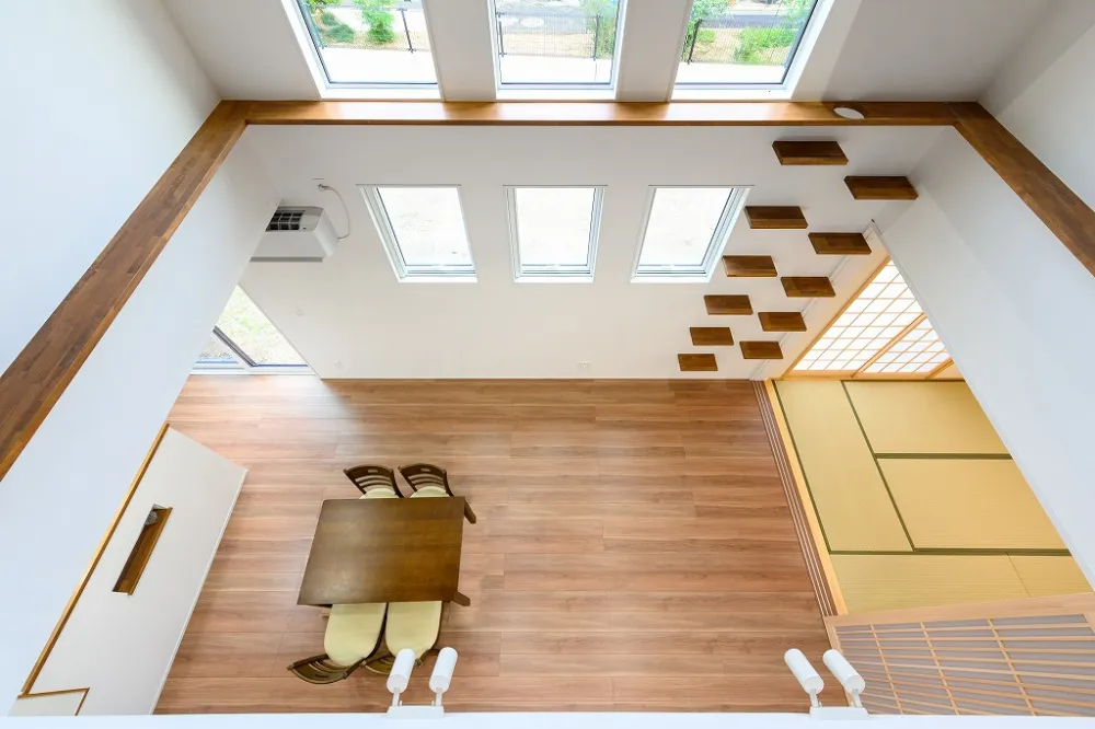 ダブル断熱で真冬でも暖かい。造作キャットウォークのある家族4人と愛猫の家