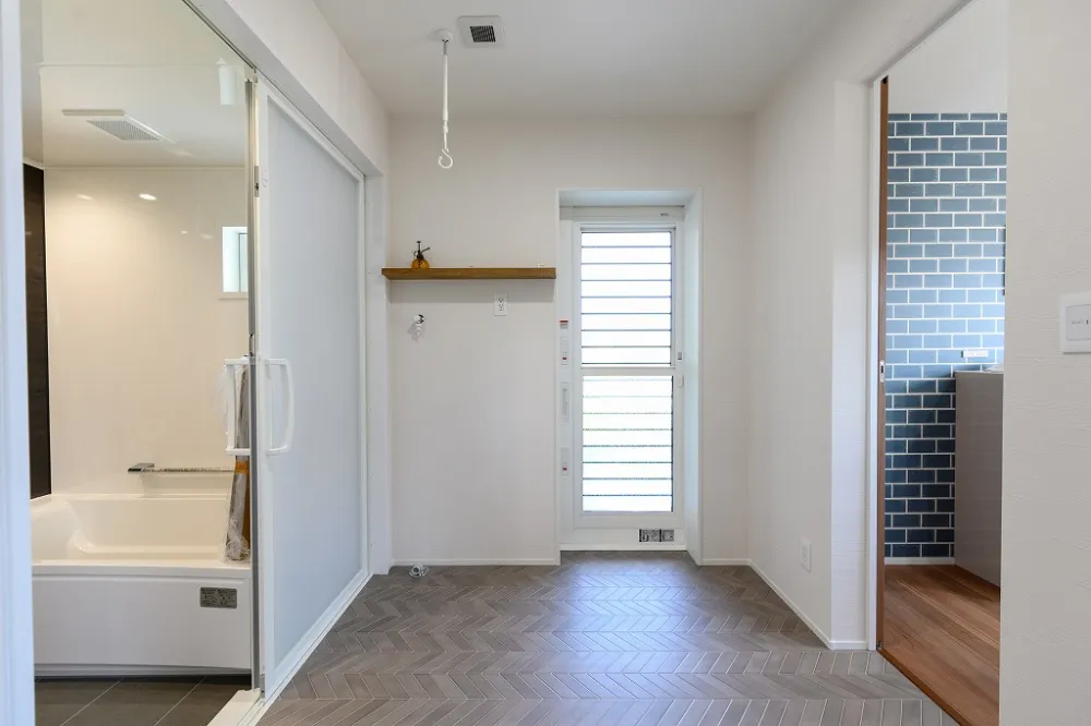 ダブル断熱で真冬でも暖かい。造作キャットウォークのある家族4人と愛猫の家