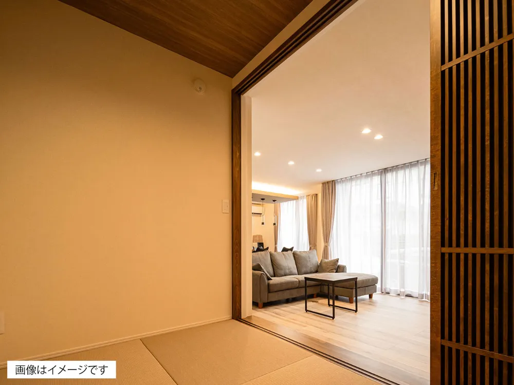 光あふれる畳コーナー、家族をつなぐ居場所