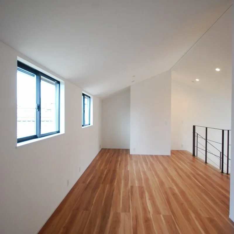 ゆとりをデザインする。勾配天井が心地よい、多目的な2階ホール