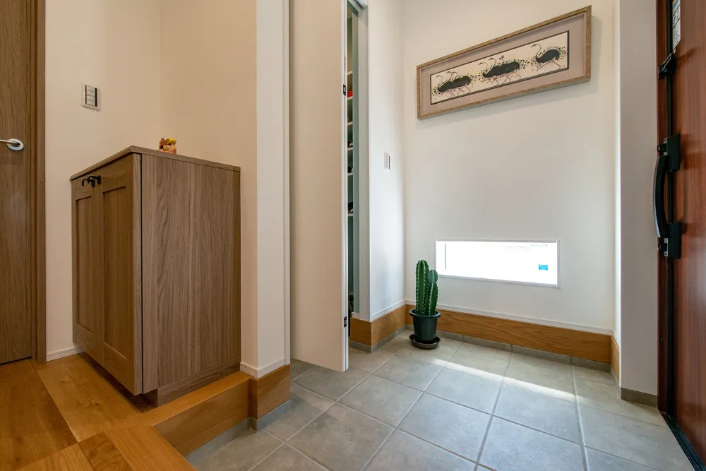 全館空調で一年中快適。築50年の住まいを建て替えた、吹き抜けのある家