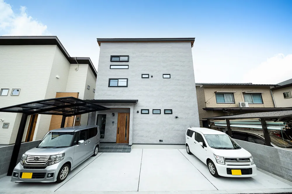 9匹の猫と暮らす家——猫も人も、それぞれの居場所がある住まい｜松山市K様邸