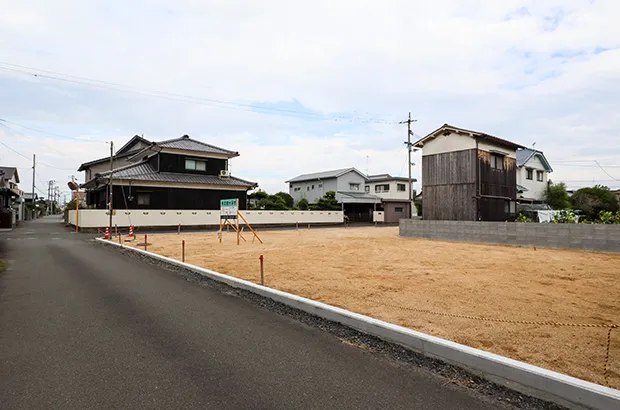 分譲地前面道路の様子（北西側より）