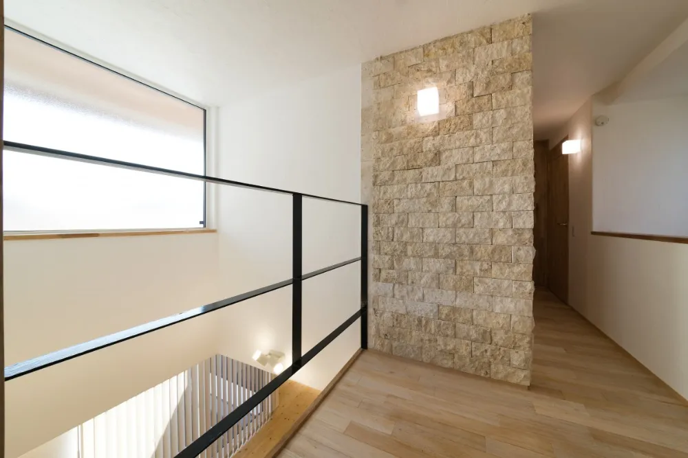 アイランドキッチンが魅力♬北欧テイストの自然素材の家