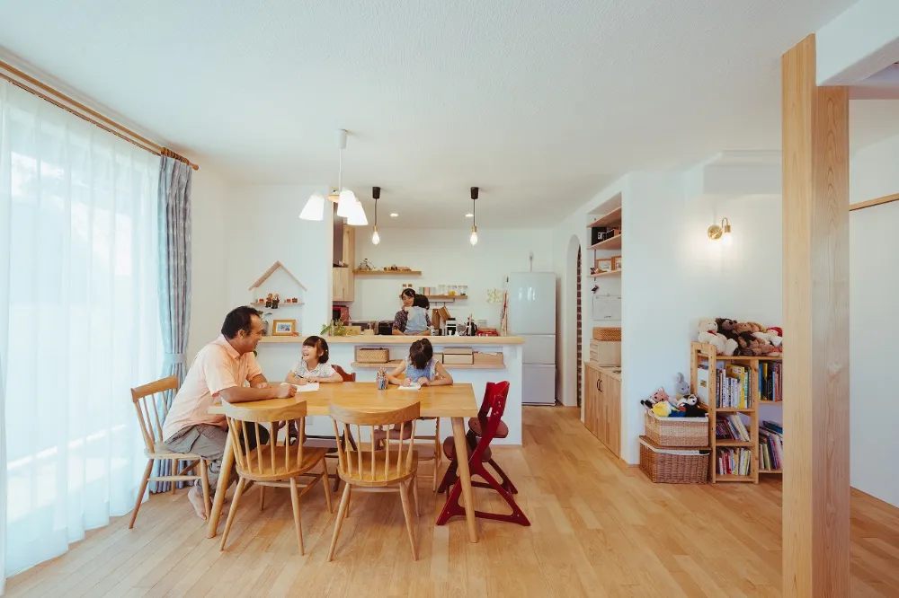 子供たちと一緒に育つ天然素材のおおらかな家