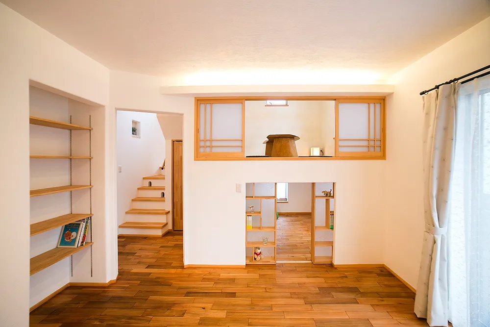 天然石や無垢材、漆喰壁など 自然素材で満たされた空間