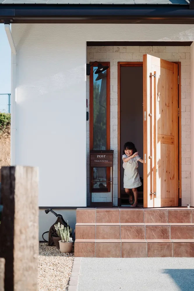 子供たちと一緒に育つ天然素材のおおらかな家