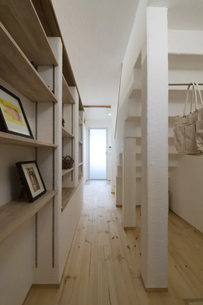 アイランドキッチンが魅力♬北欧テイストの自然素材の家