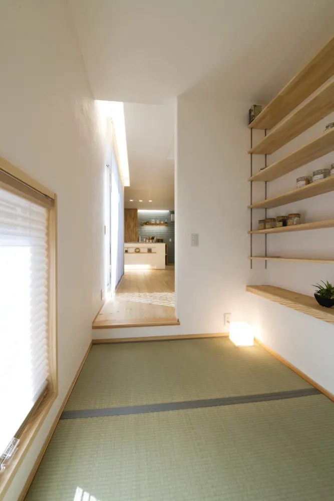 アイランドキッチンが魅力♬北欧テイストの自然素材の家