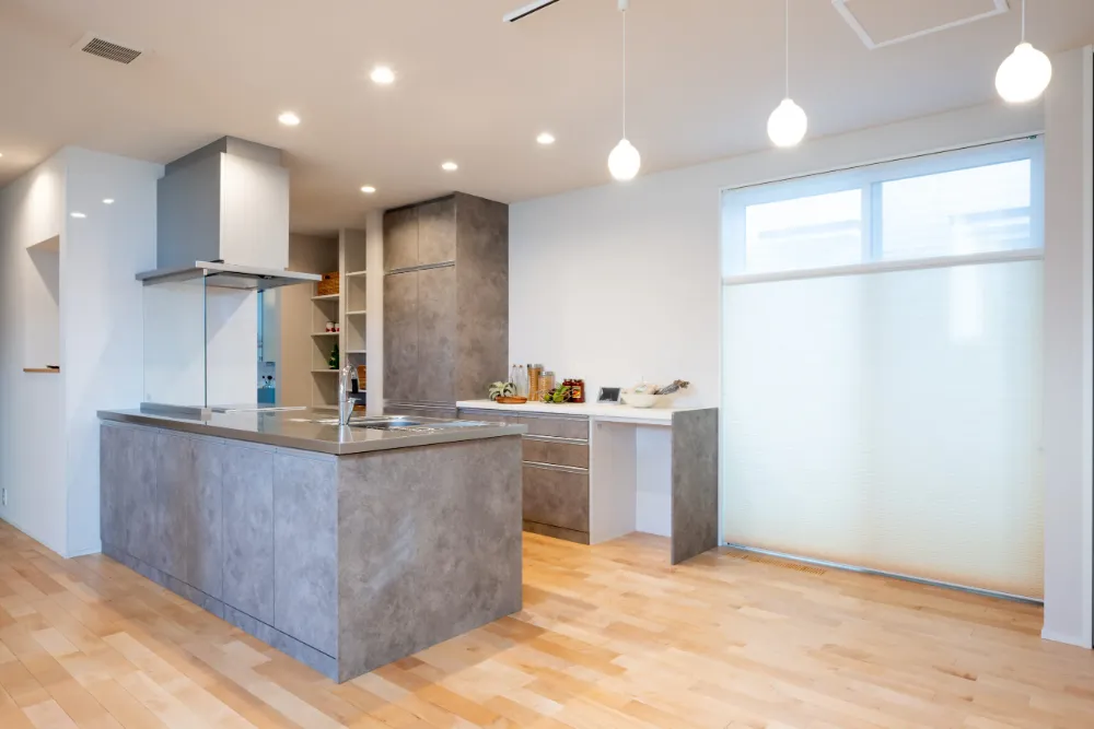 光と高性能が叶える「暮らし心地100点」の家