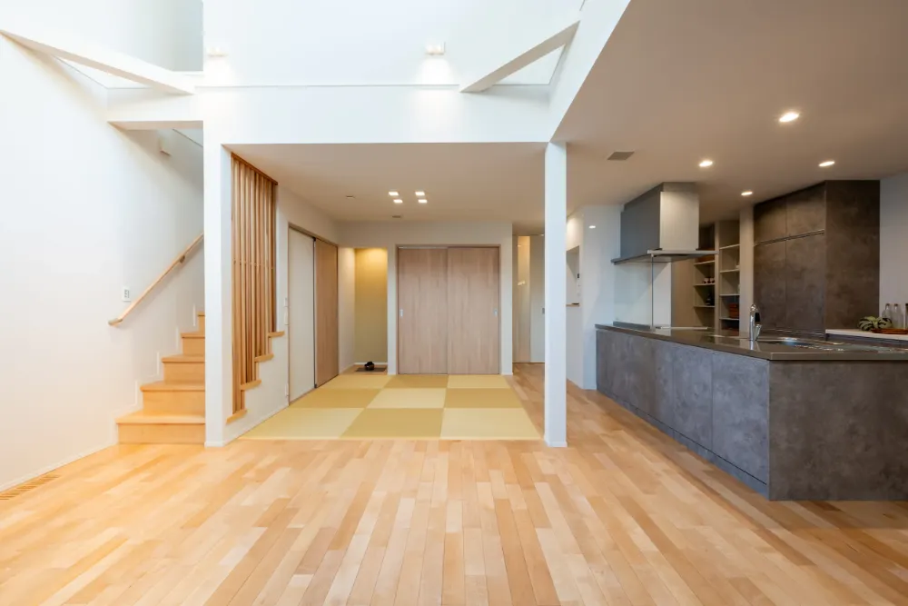 光と高性能が叶える「暮らし心地100点」の家